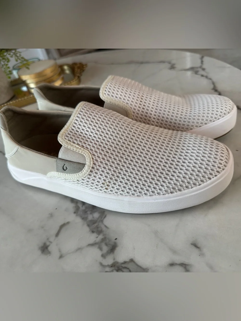 OluKai Laeʻahi Men’s Slip-On Shoes Bone 10443-1919 Size 10